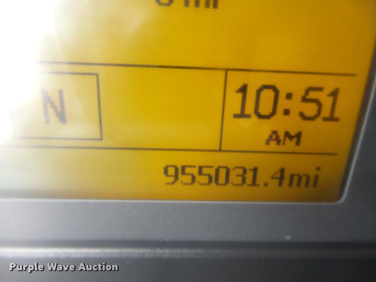 image for item DB1303 2006 Volvo VNL semi truck