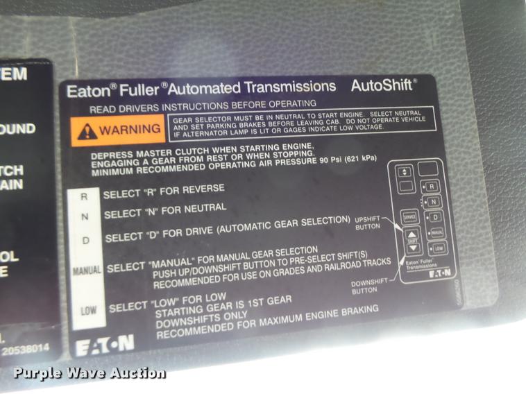 image for item DB1303 2006 Volvo VNL semi truck