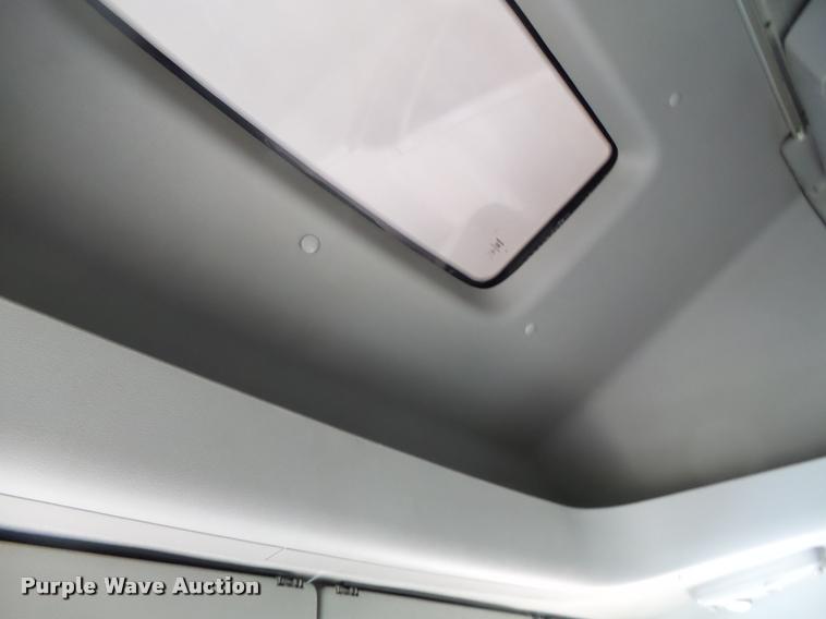 image for item DB1303 2006 Volvo VNL semi truck