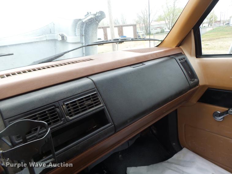 image for item DB1304 1994 GMC TopKick flatbed truck