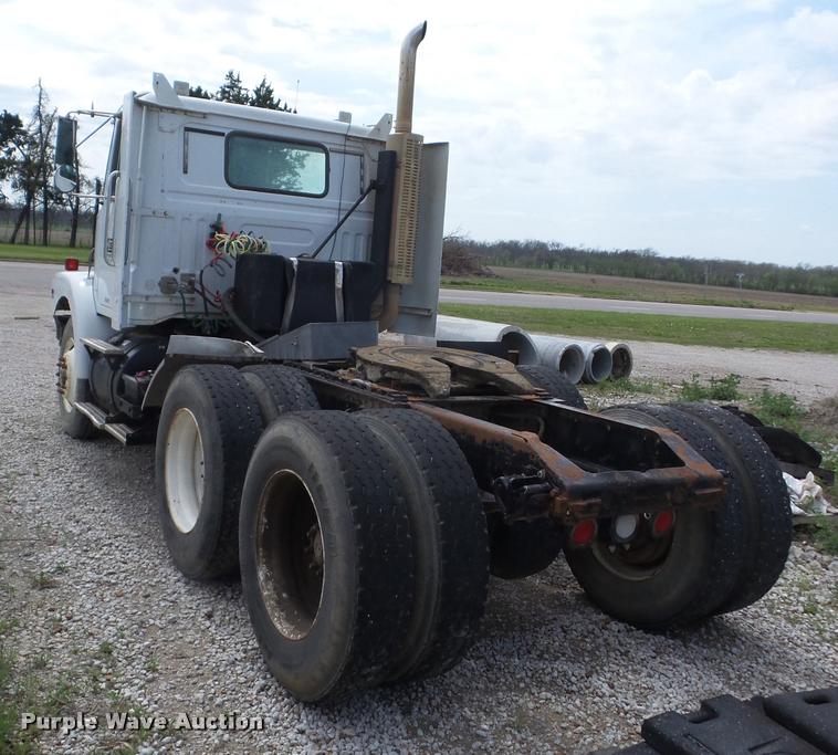 image for item F1858 1998 Volvo WG semi truck