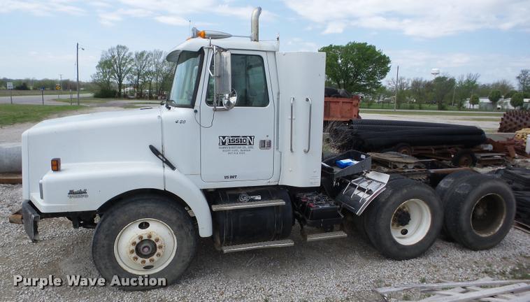 image for item F1858 1998 Volvo WG semi truck