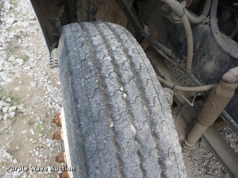 image for item F1858 1998 Volvo WG semi truck