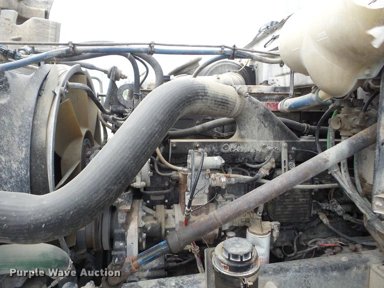 image for item F1858 1998 Volvo WG semi truck