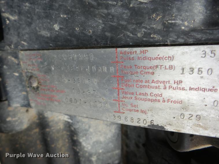 image for item F1858 1998 Volvo WG semi truck