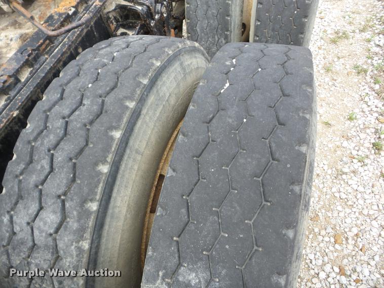 image for item F1858 1998 Volvo WG semi truck