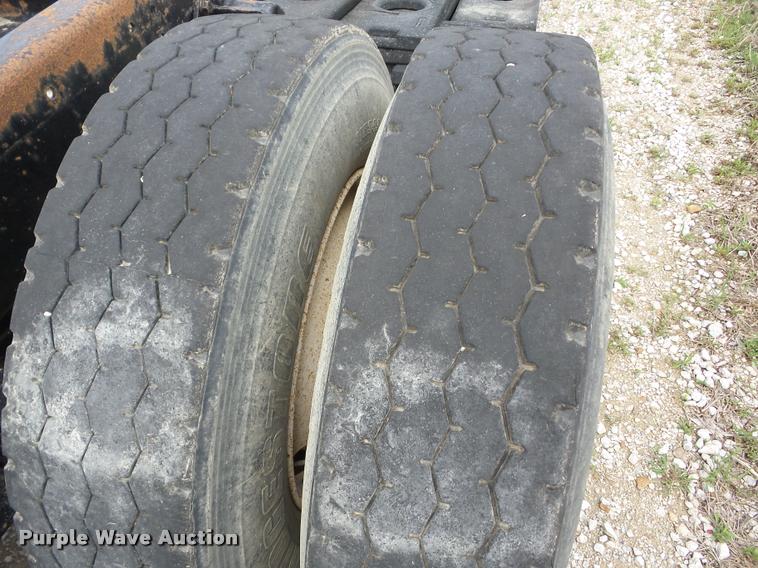 image for item F1858 1998 Volvo WG semi truck