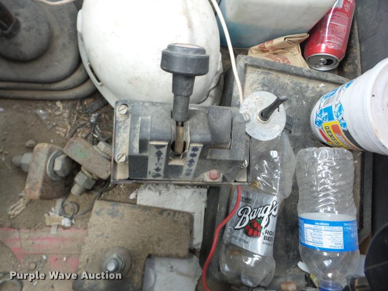 image for item F1858 1998 Volvo WG semi truck