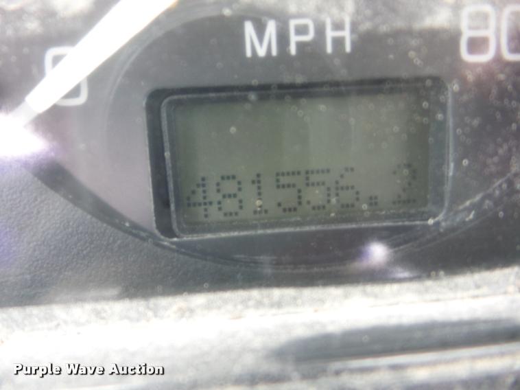 image for item F1858 1998 Volvo WG semi truck