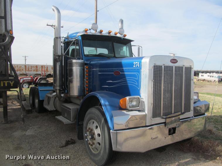 image for item J2561 2003 Peterbilt 379 semi truck