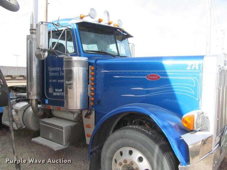 image for item J2561 2003 Peterbilt 379 semi truck