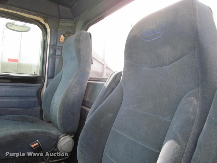 image for item J2561 2003 Peterbilt 379 semi truck