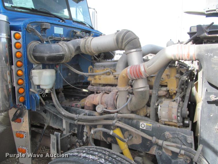 image for item J2561 2003 Peterbilt 379 semi truck