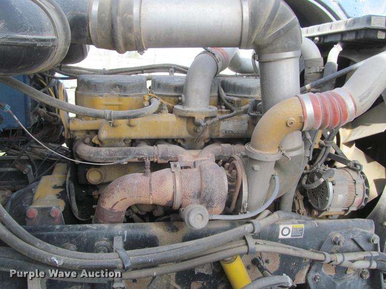 image for item J2561 2003 Peterbilt 379 semi truck