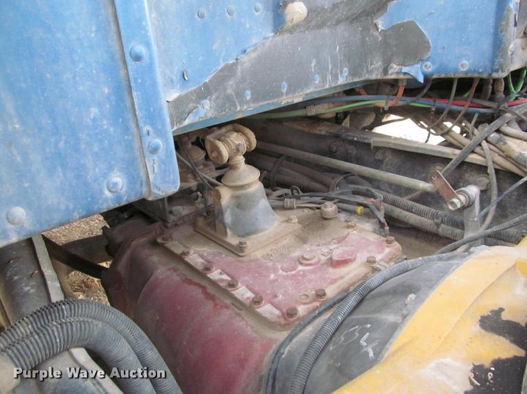 image for item J2561 2003 Peterbilt 379 semi truck