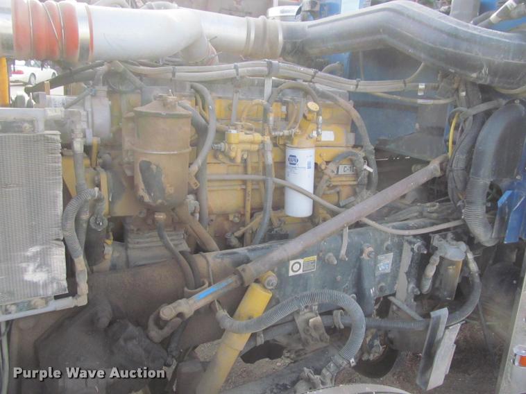 image for item J2561 2003 Peterbilt 379 semi truck