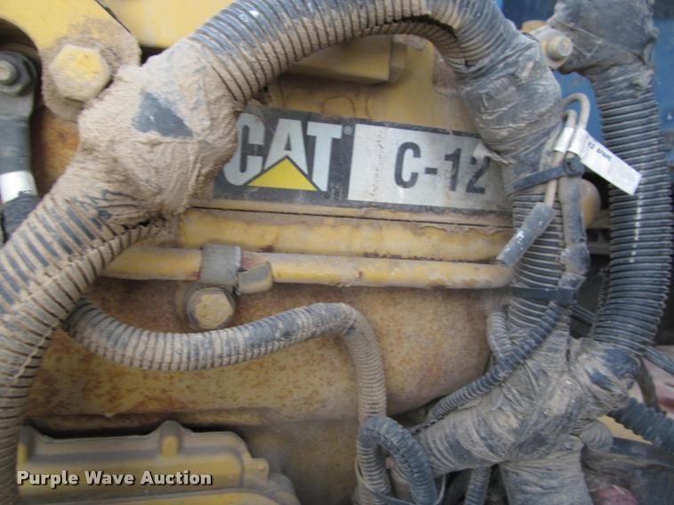 image for item J2561 2003 Peterbilt 379 semi truck