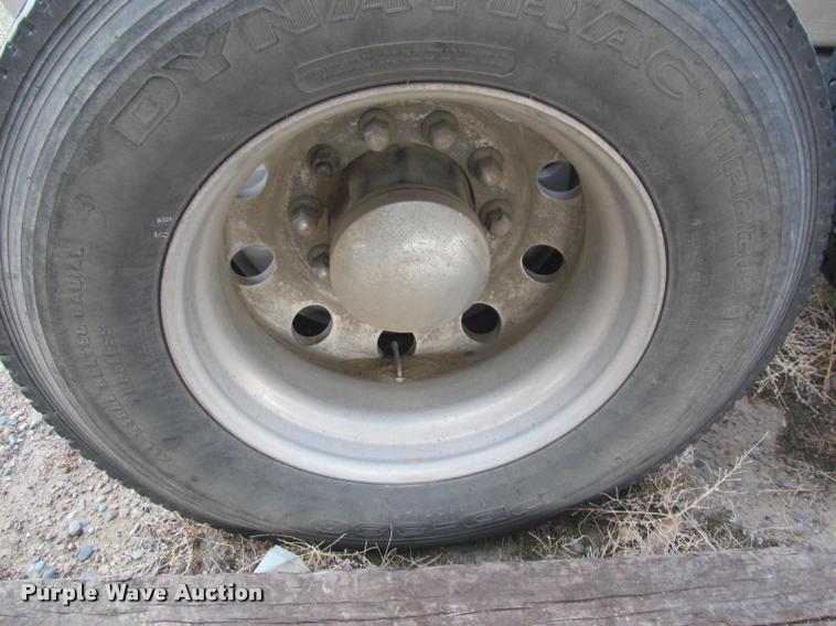 image for item J2561 2003 Peterbilt 379 semi truck