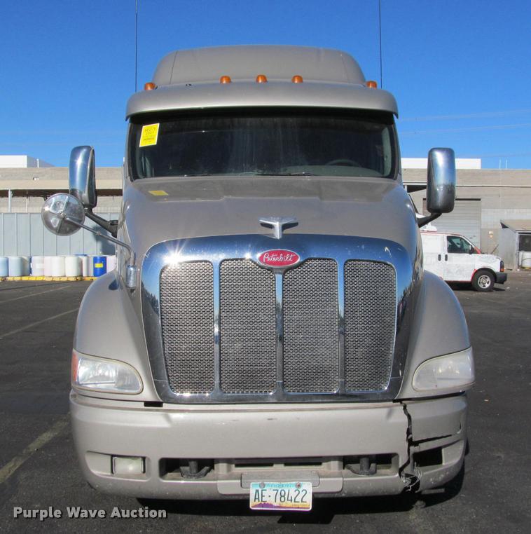 image for item J2611 2007 Peterbilt 387 semi truck
