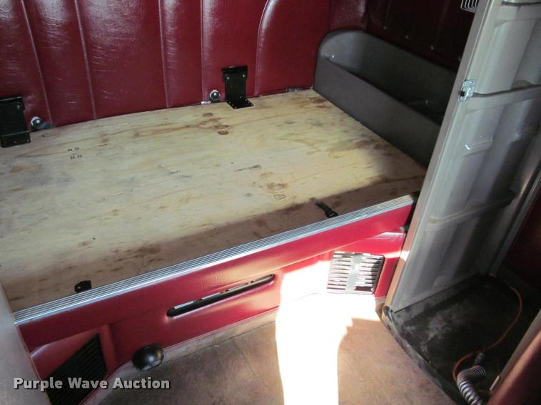 image for item J2611 2007 Peterbilt 387 semi truck