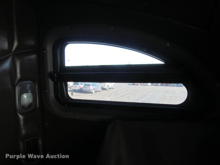 image for item J2611 2007 Peterbilt 387 semi truck