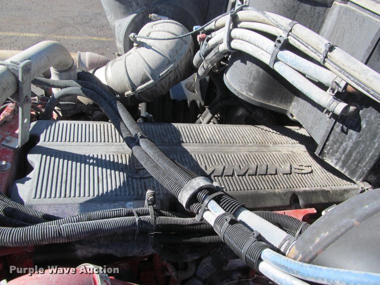 image for item J2611 2007 Peterbilt 387 semi truck