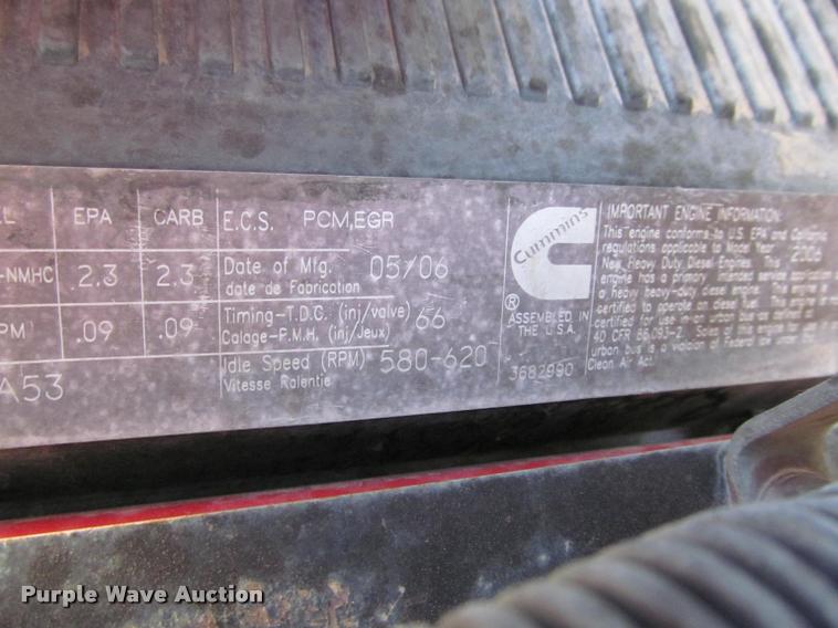 image for item J2611 2007 Peterbilt 387 semi truck