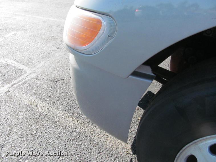 image for item J2611 2007 Peterbilt 387 semi truck