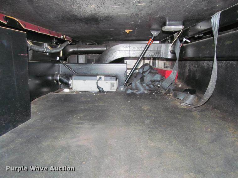 image for item J2611 2007 Peterbilt 387 semi truck