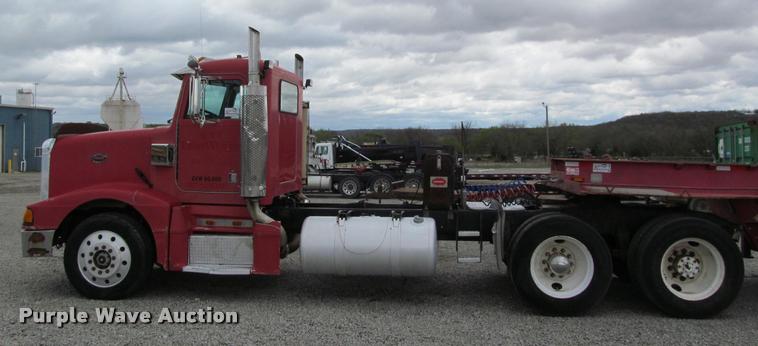 image for item K4948 1988 Peterbilt 377 semi truck