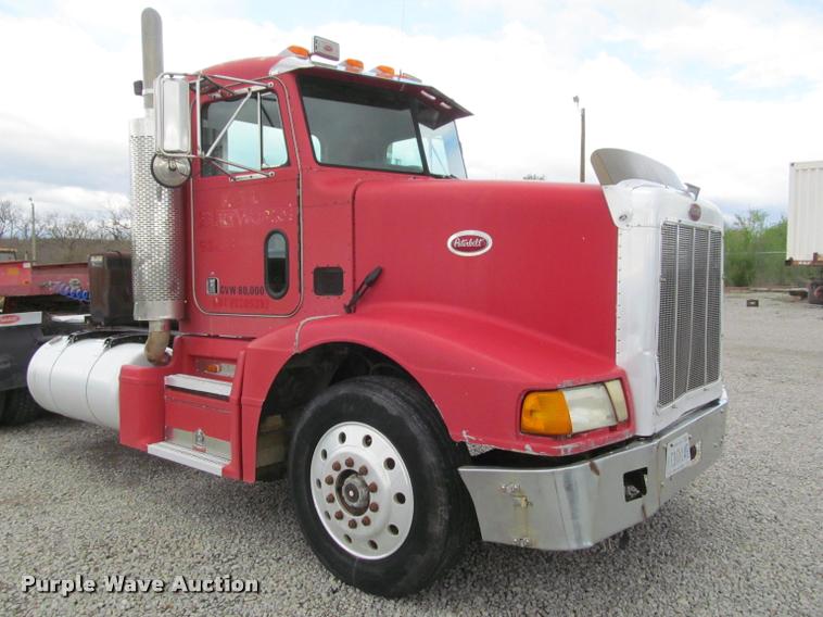 image for item K4948 1988 Peterbilt 377 semi truck