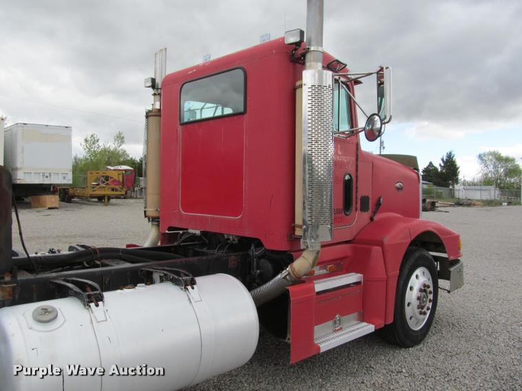 image for item K4948 1988 Peterbilt 377 semi truck