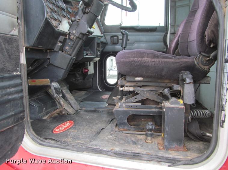 image for item K4948 1988 Peterbilt 377 semi truck