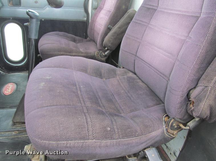 image for item K4948 1988 Peterbilt 377 semi truck