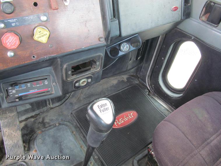 image for item K4948 1988 Peterbilt 377 semi truck