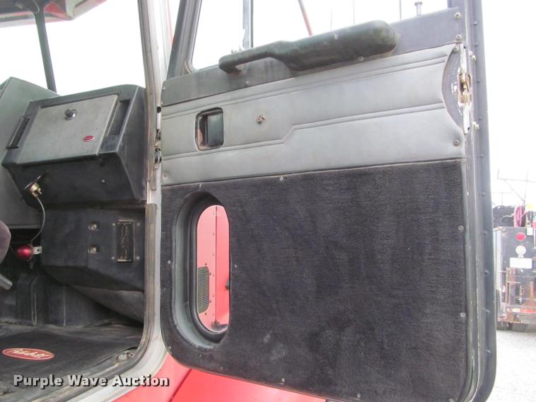 image for item K4948 1988 Peterbilt 377 semi truck