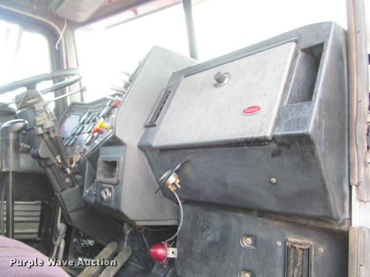 image for item K4948 1988 Peterbilt 377 semi truck