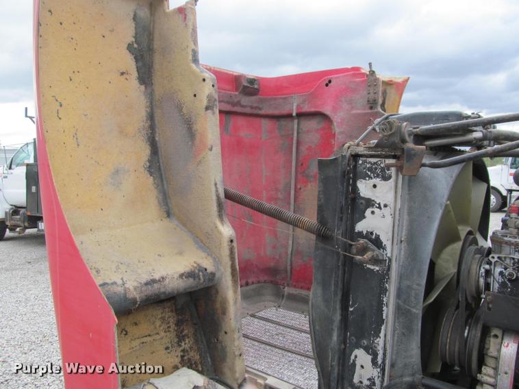 image for item K4948 1988 Peterbilt 377 semi truck