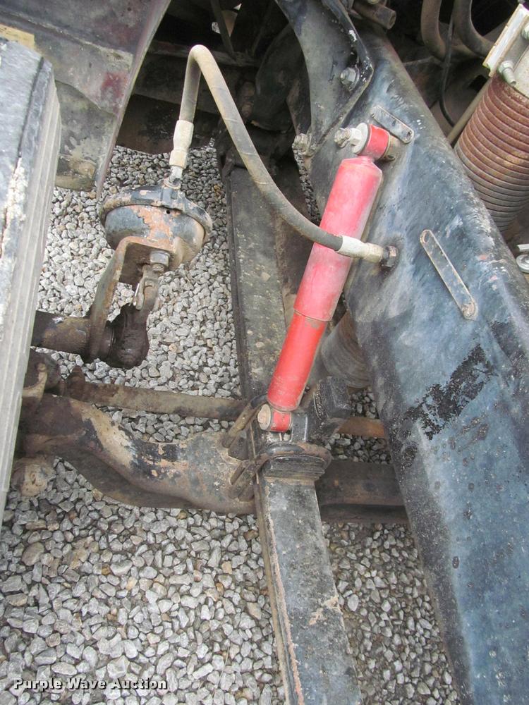 image for item K4948 1988 Peterbilt 377 semi truck