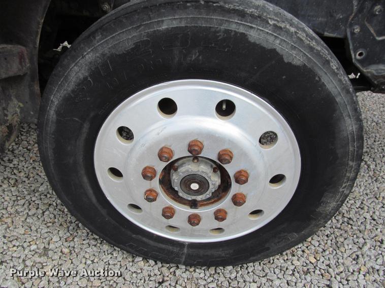 image for item K4948 1988 Peterbilt 377 semi truck