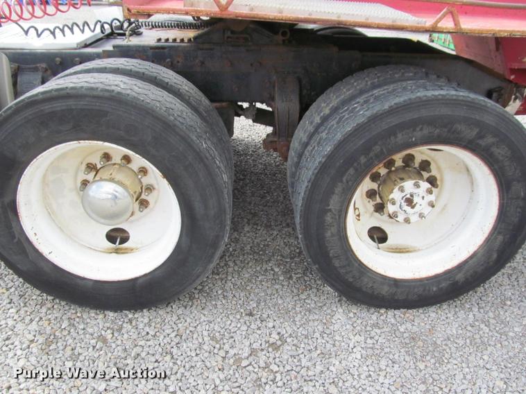 image for item K4948 1988 Peterbilt 377 semi truck