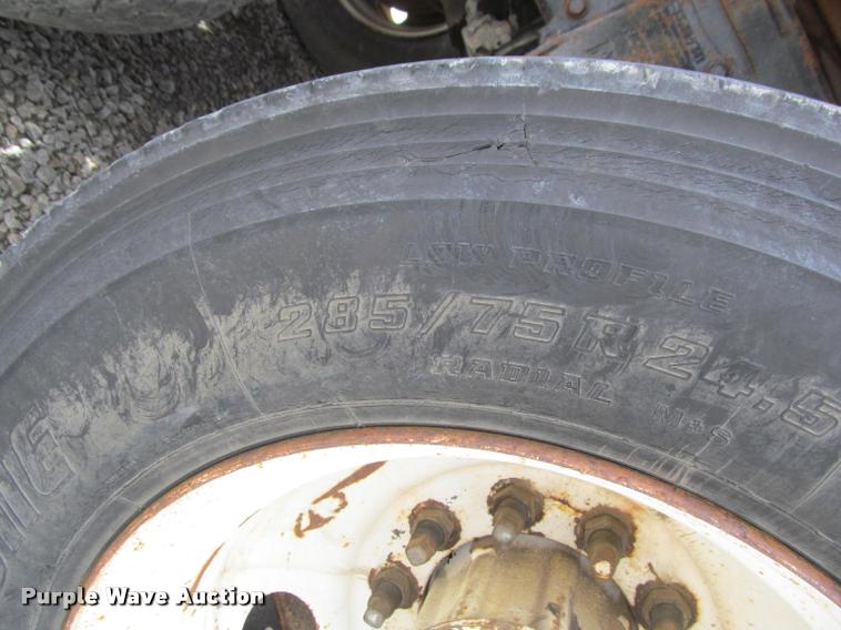 image for item K4948 1988 Peterbilt 377 semi truck