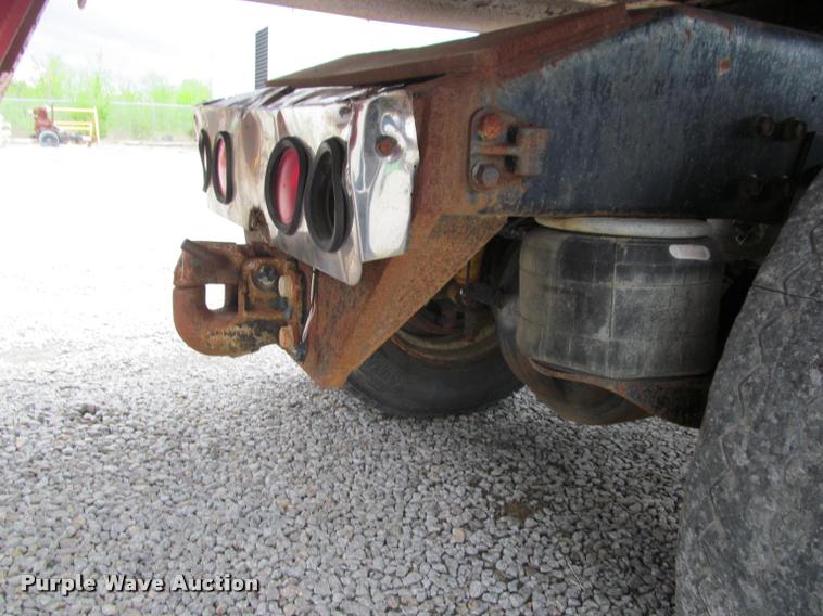 image for item K4948 1988 Peterbilt 377 semi truck