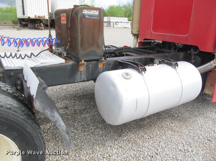 image for item K4948 1988 Peterbilt 377 semi truck