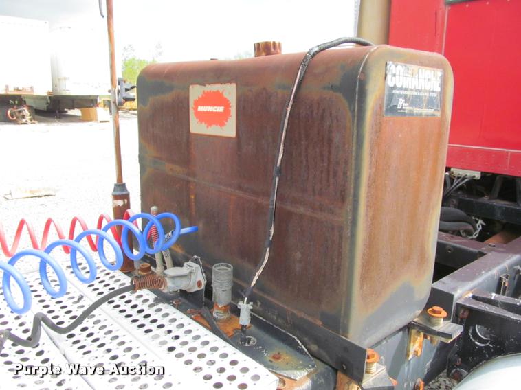 image for item K4948 1988 Peterbilt 377 semi truck