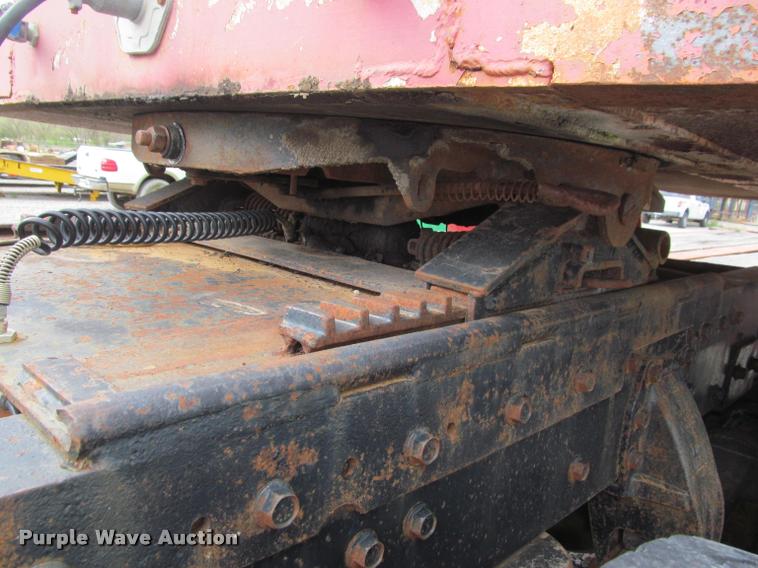 image for item K4948 1988 Peterbilt 377 semi truck