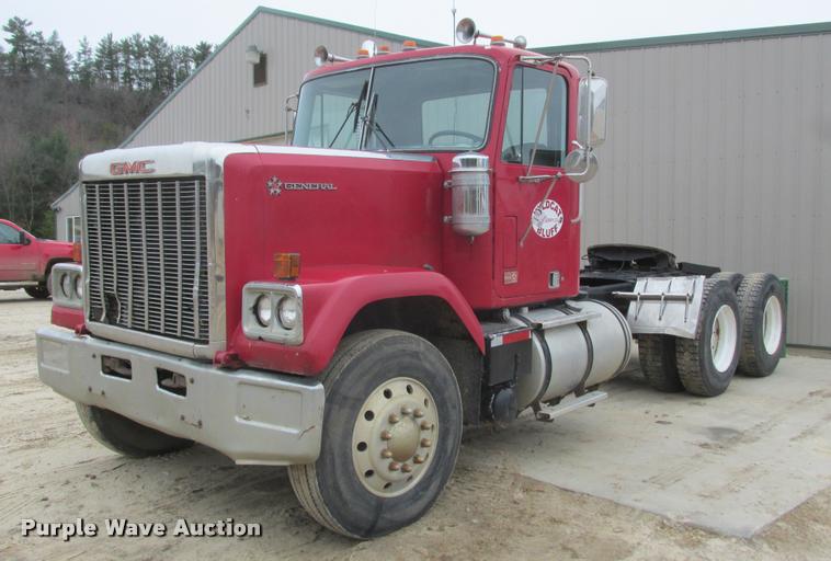 image for item K6155 1983 GMC General semi truck