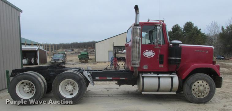 image for item K6155 1983 GMC General semi truck