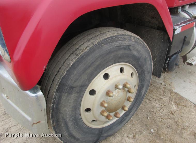 image for item K6155 1983 GMC General semi truck