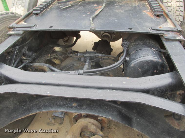 image for item K6155 1983 GMC General semi truck